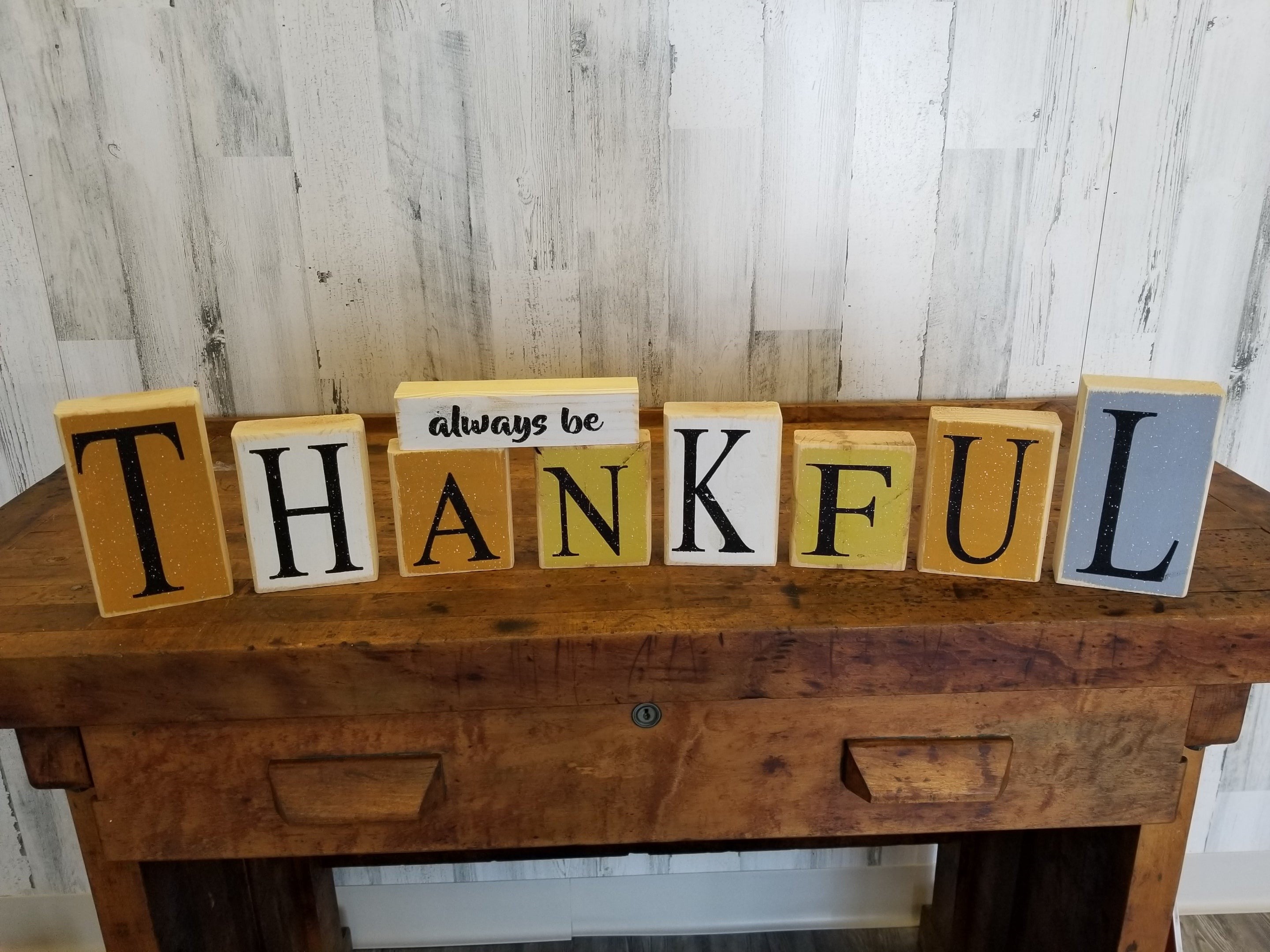 Parisloft Thankful Solid Pine Wood Block Signs for Home Decor, Farmhouse Style Wood Decor